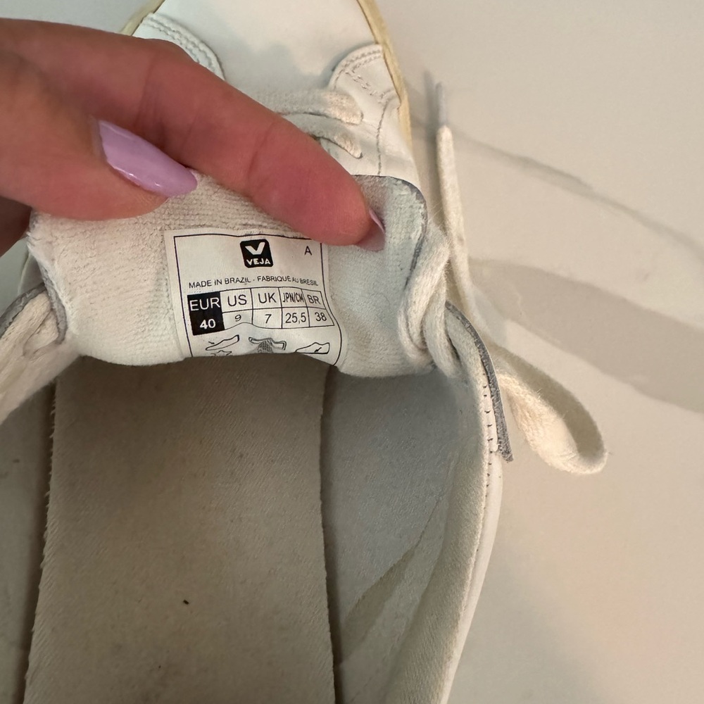 Veja Esplar Leather Low Top Sneakers View 4